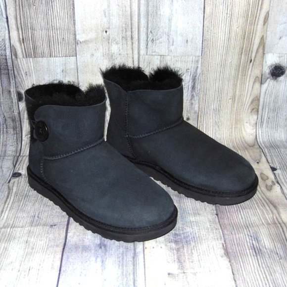 Women UGG Mini Bailey Button II Black Suede/Sheepskin Boots Womens Size 8
